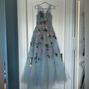 Oscar de la Renta Floral Appliqué Tulle Gown Size 8 - Never Worn